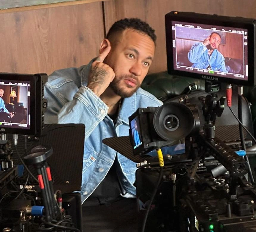 Neymar Jr × Ixina Kitchens